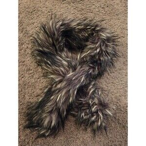 GLAMOROUS VINTAGE REAL SILVER FOX FUR LUXURY FUR  STOLE WITH PULL-THRU